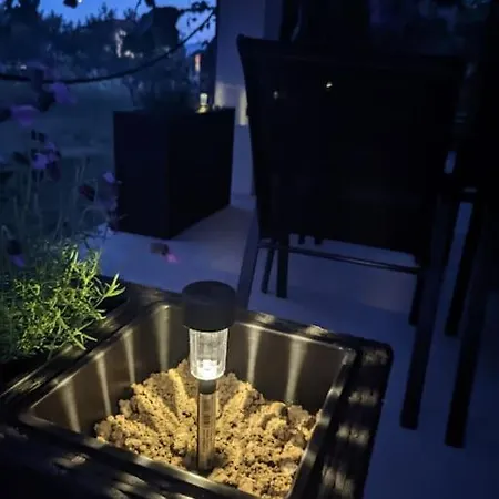 Kyra With Terrace And Garden Apartment Trogir