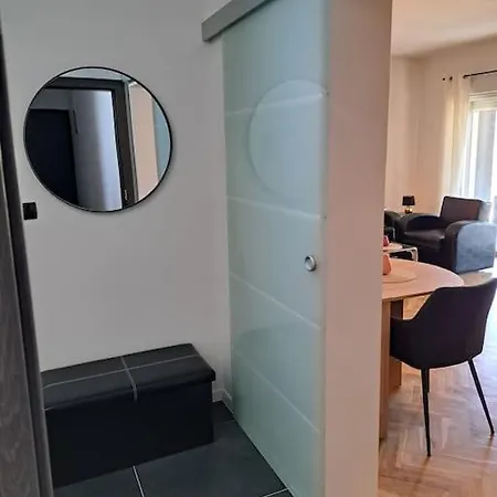 Apartamento Kyra With Terrace And Garden *